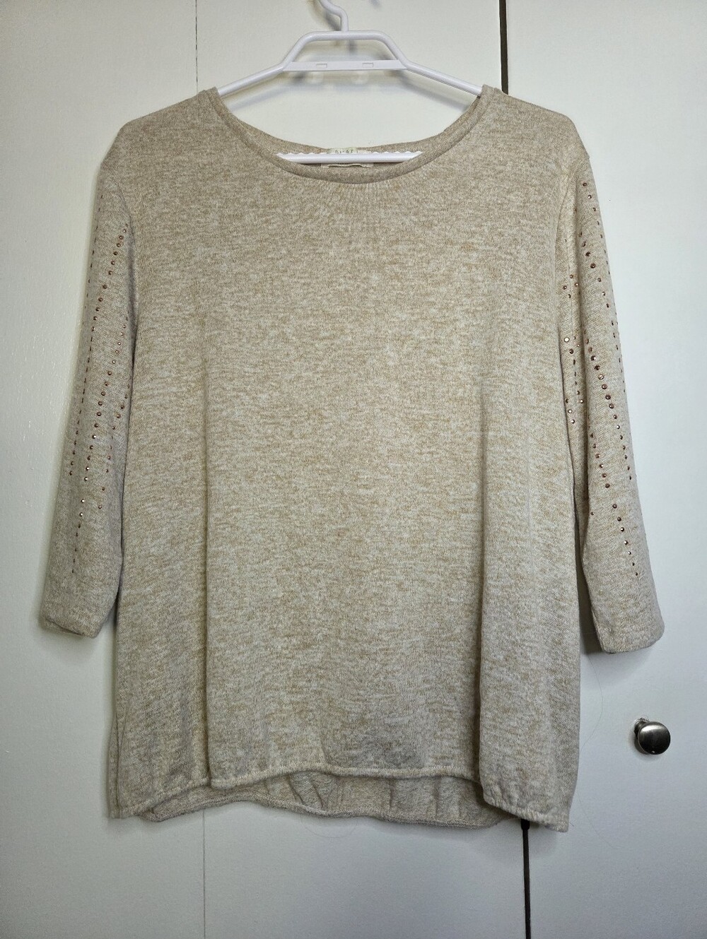 Suzy Shier Women's XL Beige Scoop Neck Studded Sleeve Knit Top